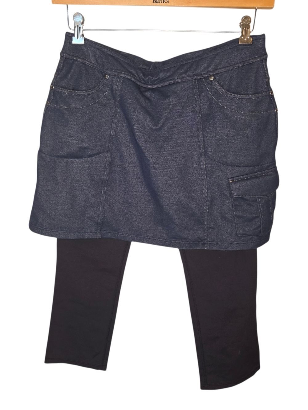 Athleta Skort Capris, Medium, Denim Look, Skirted Leggings, Cargo, Size Medium